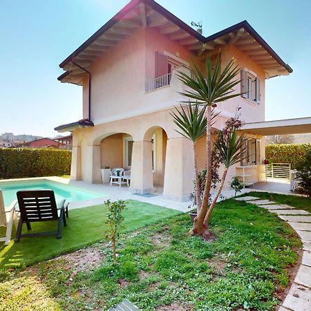 Villa Dolcevita By Bookinggardalake Manerba del Garda Buitenkant foto