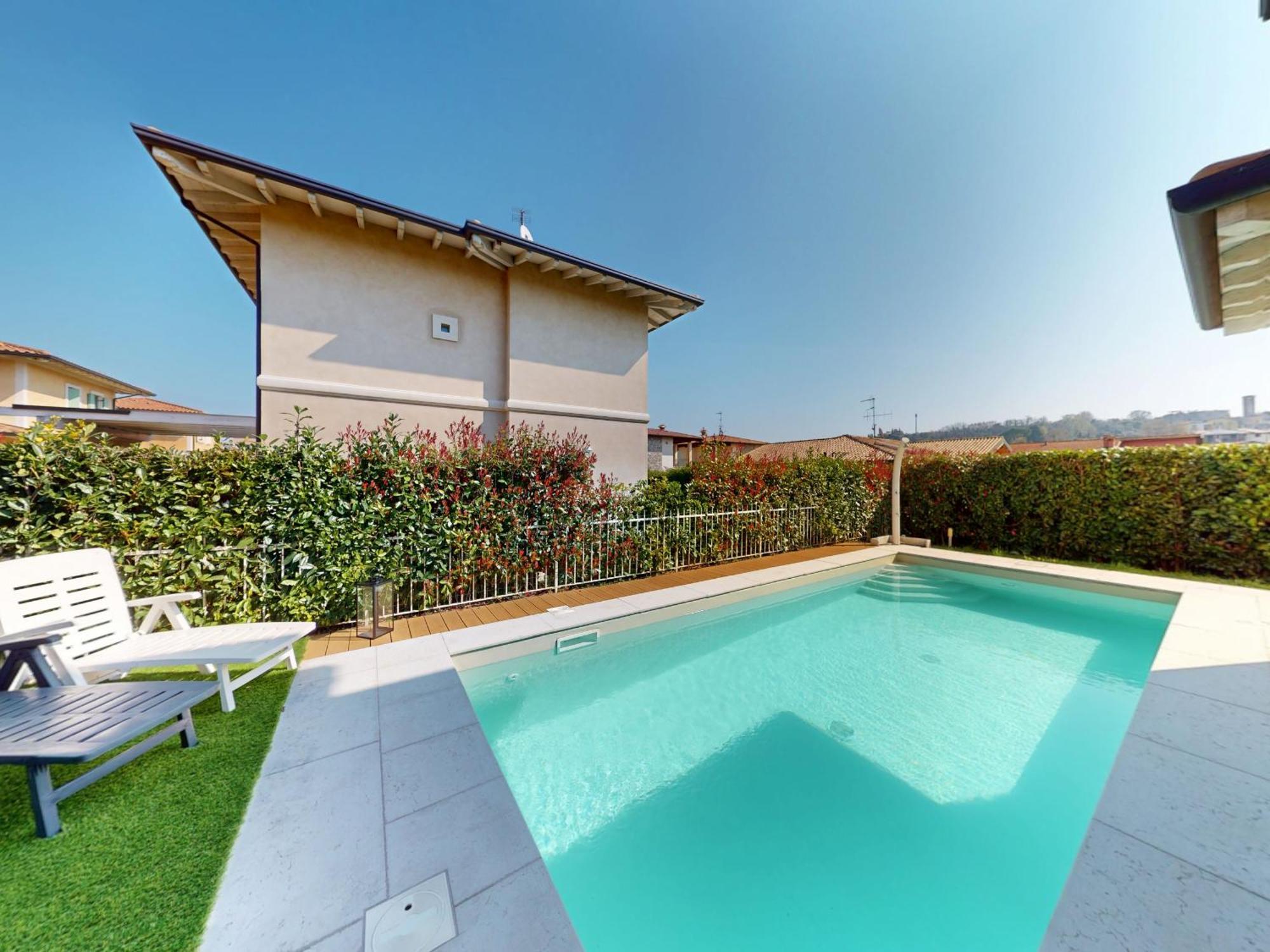 Villa Dolcevita By Bookinggardalake Manerba del Garda Buitenkant foto